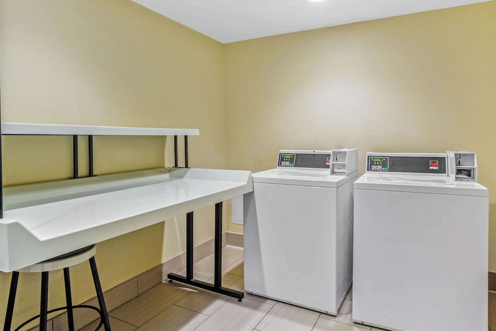 DoubleTree by Hilton Salisbury - photo 31