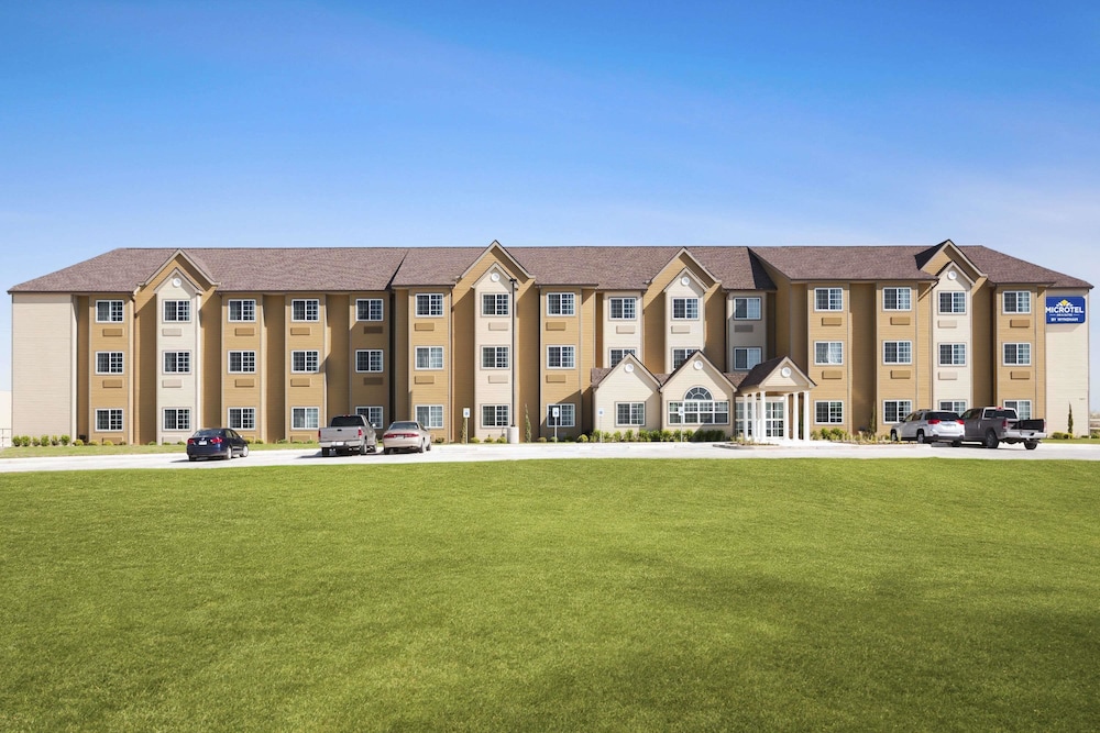 Microtel Inn & Suites by Wyndham Pleasanton - photo 2