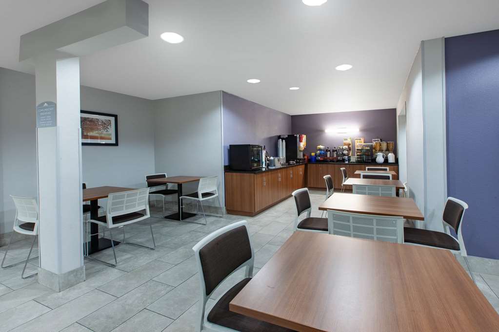 Microtel Inn & Suites by Wyndham Pittsburgh Airport - photo 14