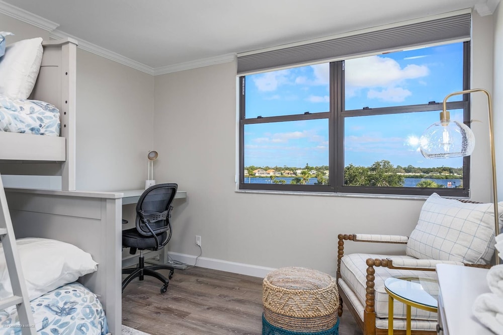 Harbor Towers 4th Fl Pool & Bay Views End Unit - photo 75
