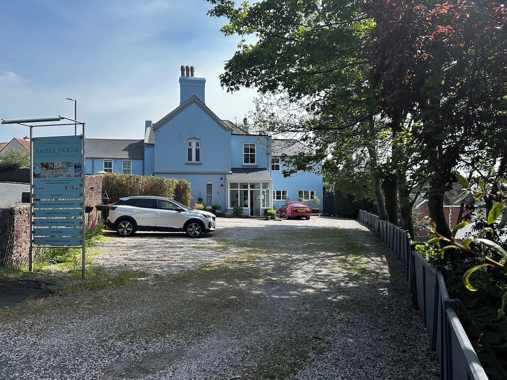 Amber House — 4-Star Luxury Hotel in Paignton, United Kingdom