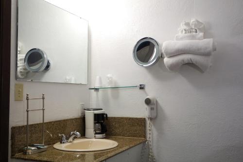 Cabana Inn - photo 30