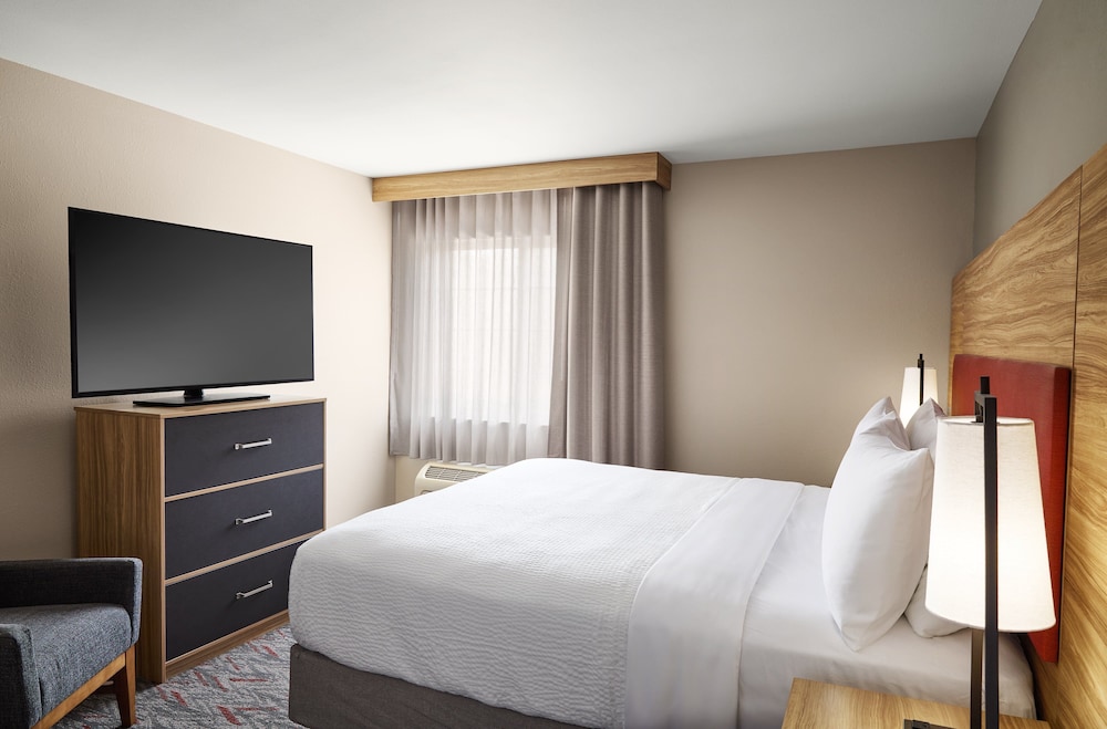 Candlewood Suites Milwaukee Airport by IHG - photo 24