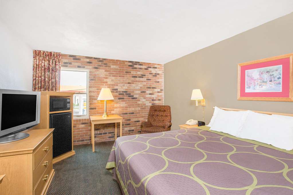 Super 8 by Wyndham Blytheville - photo 13