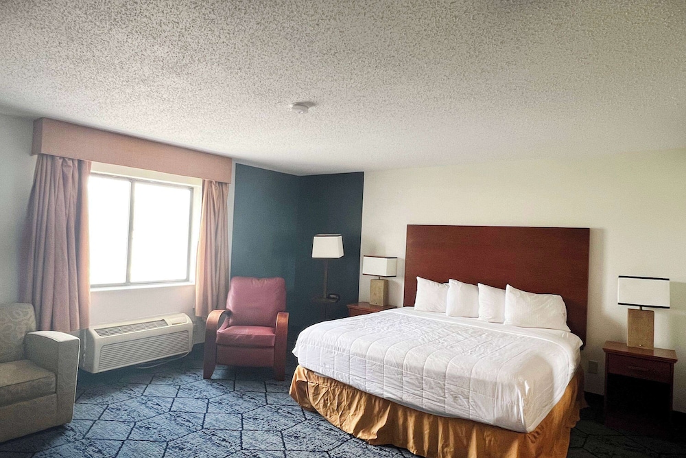 Baymont by Wyndham Columbia MO - photo 6