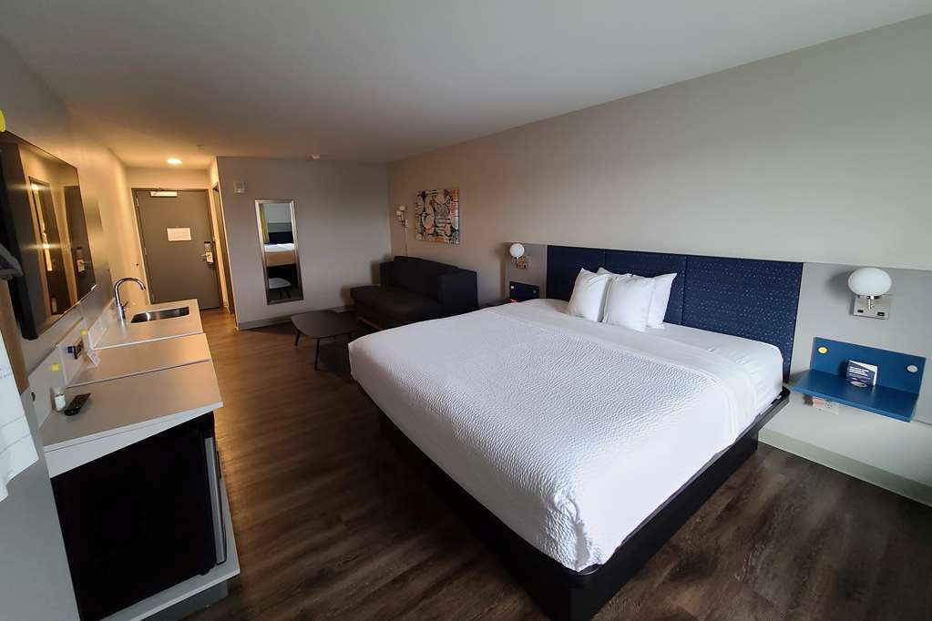 Microtel Inn & Suites by Wyndham Milford - photo 13