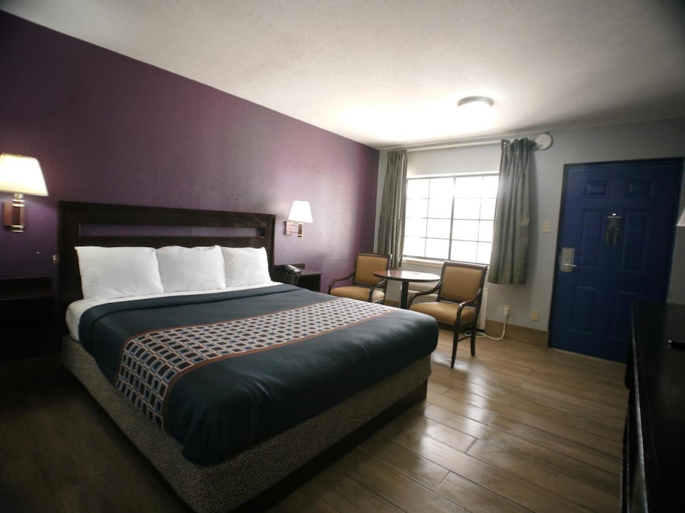 Texas Inn Airport McAllen - photo 18