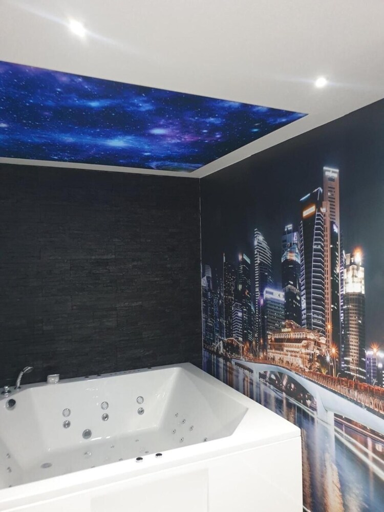 Apartman S&V 2 Istocno Sarajevo Lukavica sa Jacuzzi Lux Spa Hilandarska Centar — 4-Star Luxury Hotel in Lukavica, Bosnia and Herzegovina