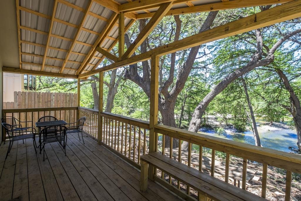 River Bluff Cabins — Leakey — photo 2