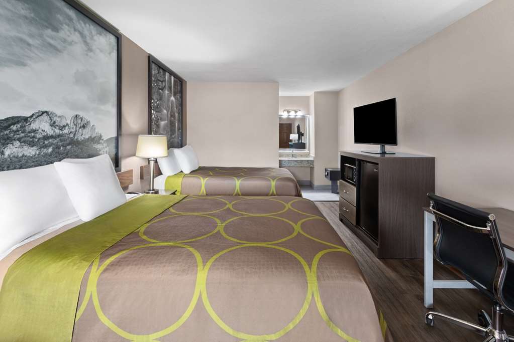 Super 8 by Wyndham Bridgeport Clarksburg Area - photo 15
