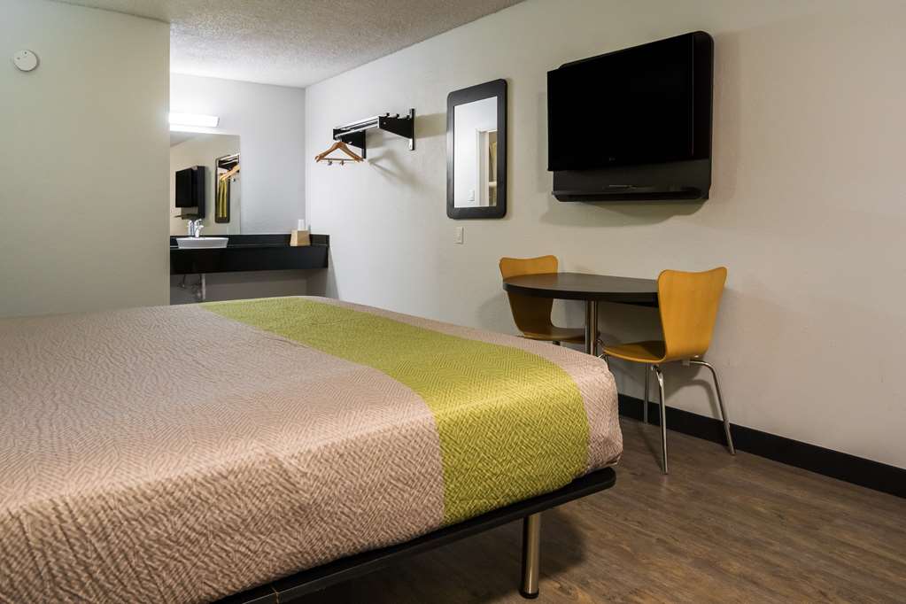 Motel 6 Irving TX Loop 12 - photo 10