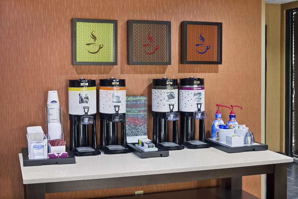 Hampton Inn Hinesville - photo 15
