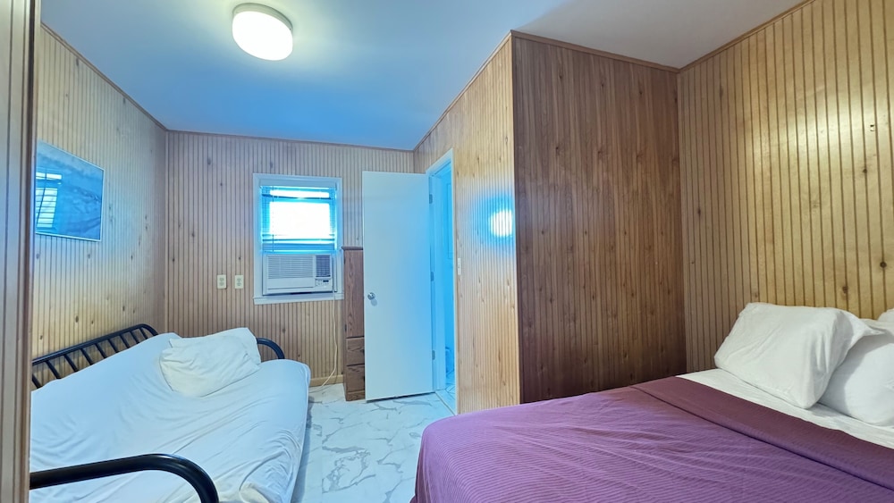 Boardwalk Sand & Surf Inn Oceanfront - photo 32