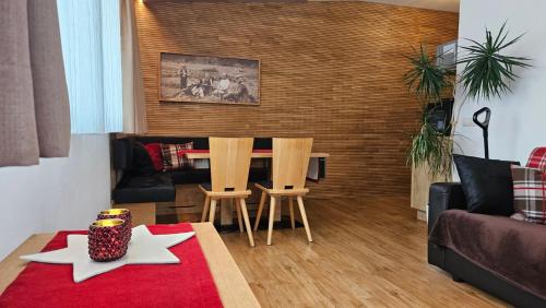 B&B Apartments Monika — 4-Star Luxury Hotel in Curon Venosta, Italy