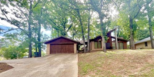 The Merrill House and Art Gallery — 4-Star Luxury Hotel in Tyler, United States