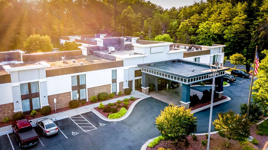 Best Western Plus Yadkin Valley Inn & Suites - photo 7