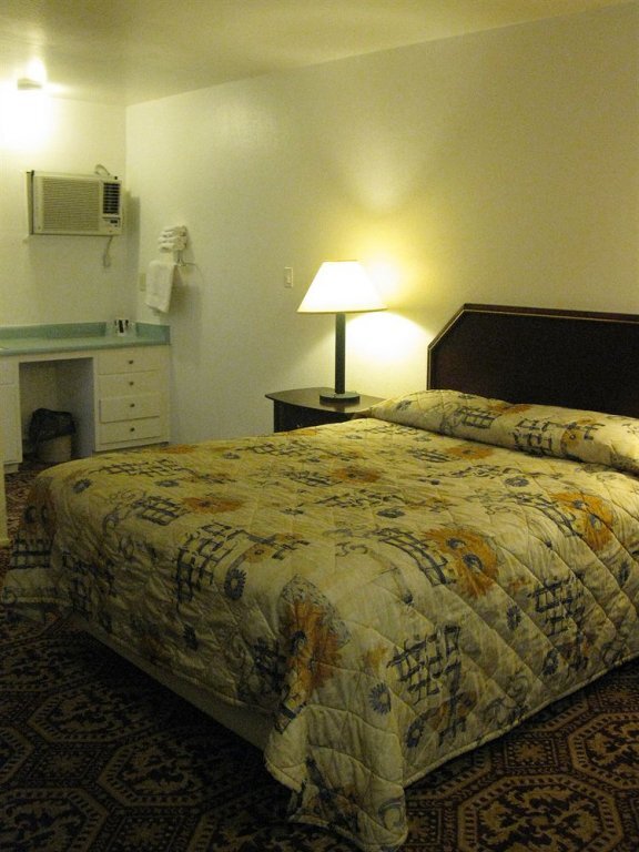 Fremont Frontier Motel - photo 3