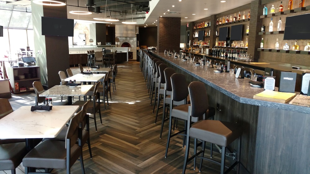 Crowne Plaza Suites MSP Airport Mall of America by IHG - photo 41