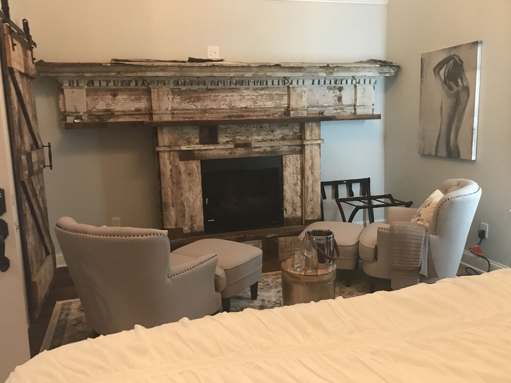 Chateau Rooms - photo 23