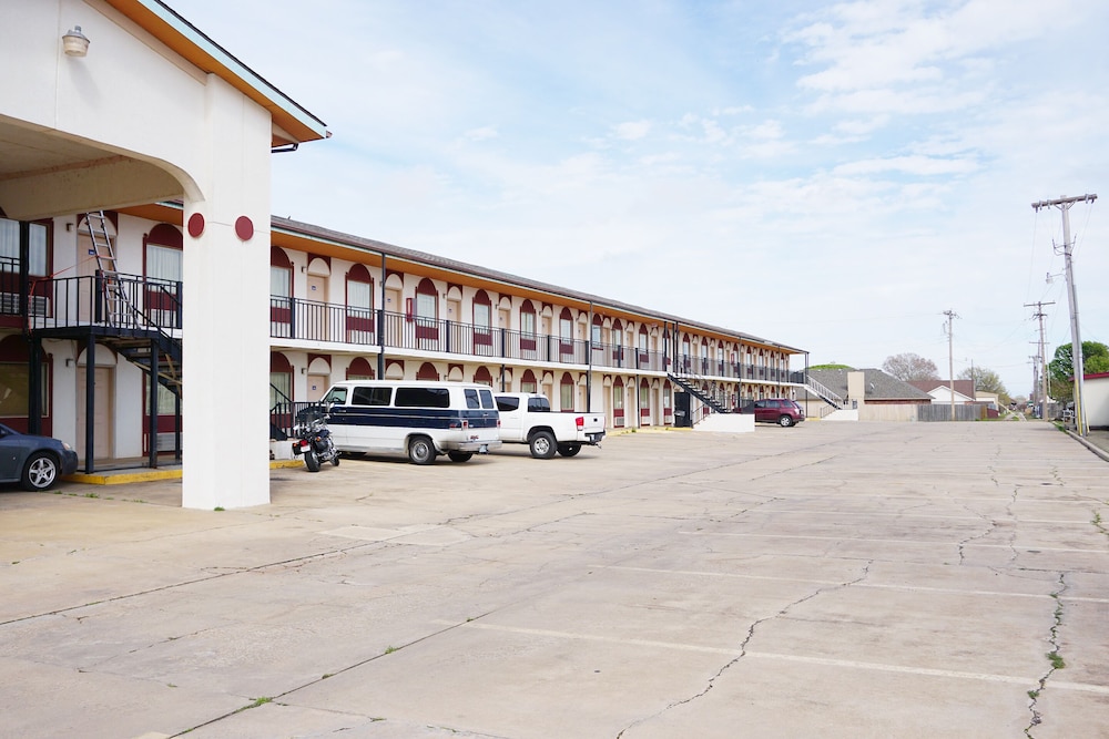 Oyo Hotel Altus N Main St - photo 24