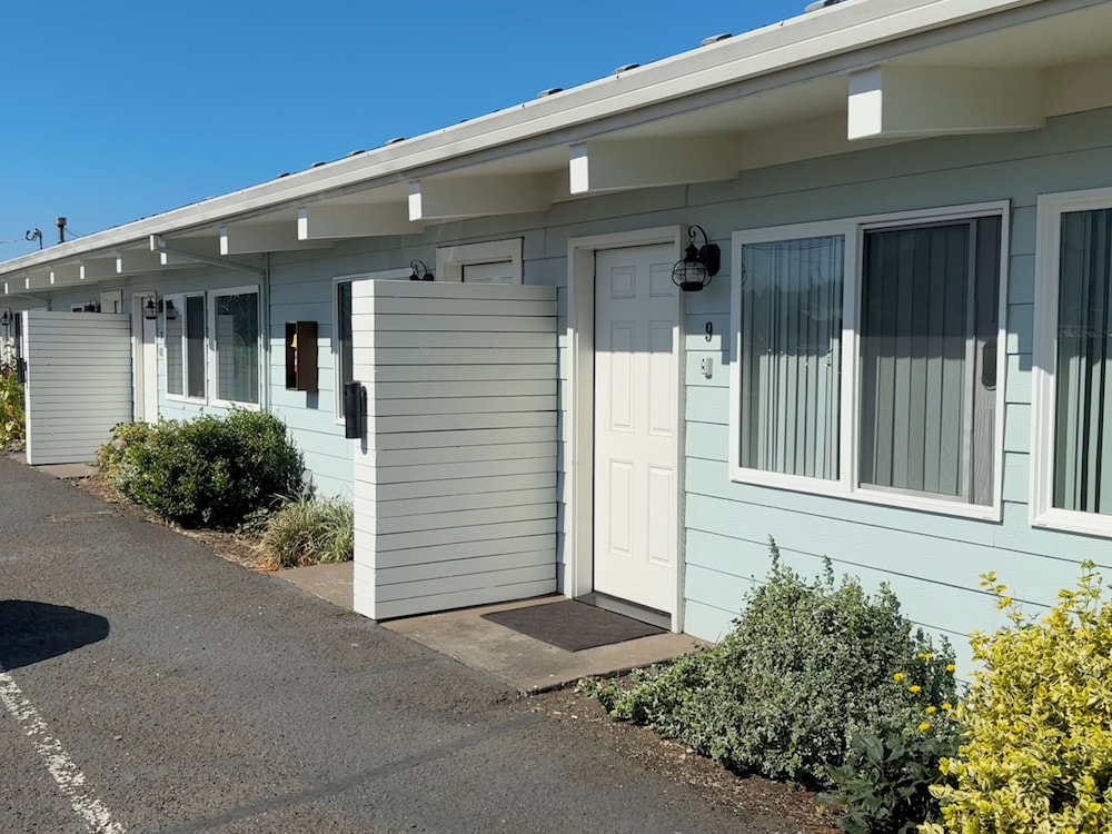 Harborview Inn & RV Park - photo 16