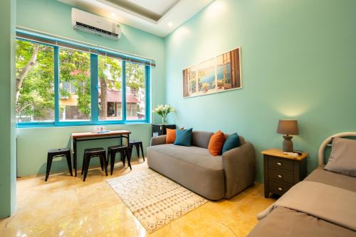 Lovely Street View Old Quarter Train Street — 4-Star Luxury Hotel in Hanoi, Vietnam