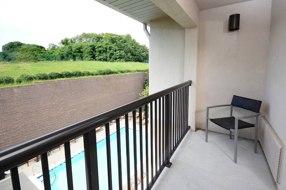 Courtyard by Marriott Danville - photo 15