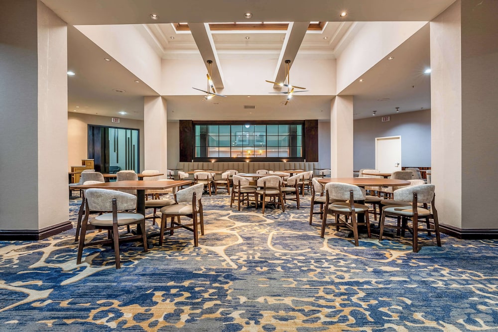 DoubleTree by Hilton South Charlotte Tyvola - photo 33
