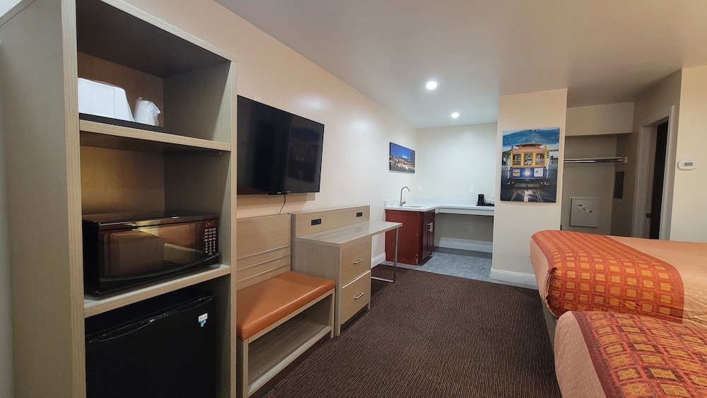 Presidio Parkway Inn - photo 7