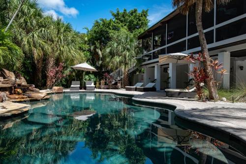 Le Paradis - carbon neutral hotel in Anna Maria