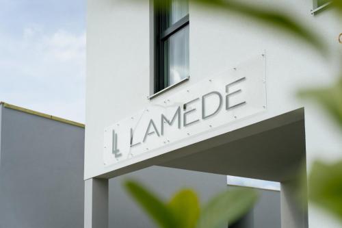 Lamede Self Check In in Wiener Neustadt, Austria