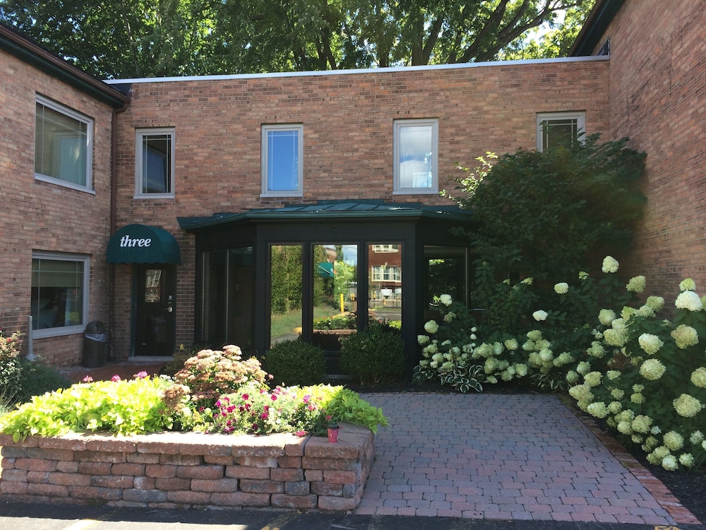 East Avenue Inn & Suites - photo 4