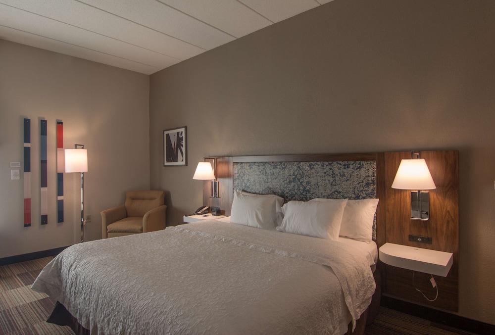 Hampton Inn Medina - photo 17