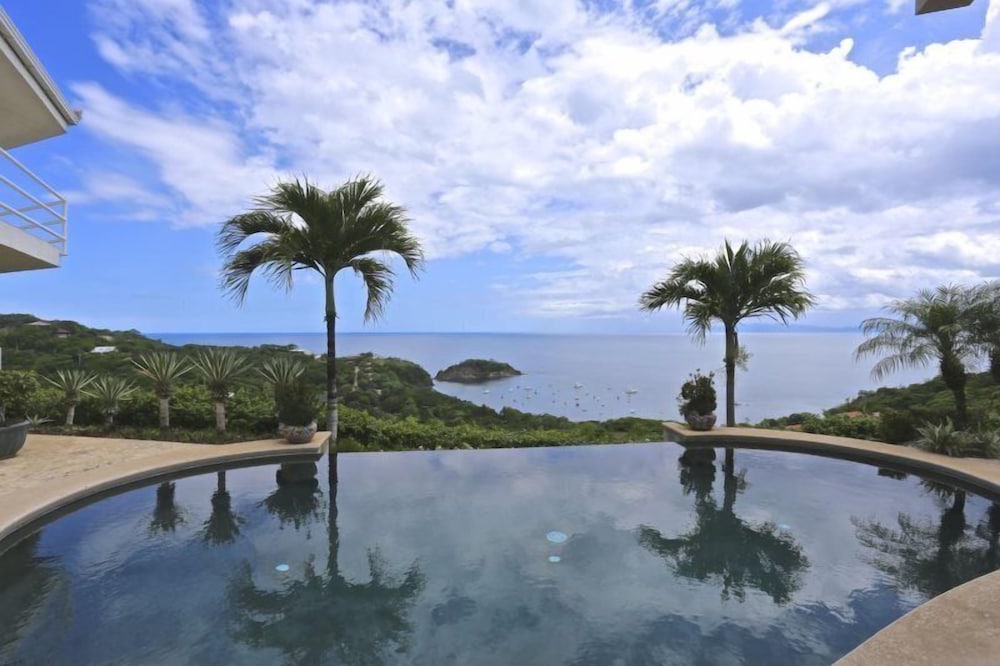 Villa Cielo Azul — 4-Star Luxury Hotel in Sardinal, Costa Rica