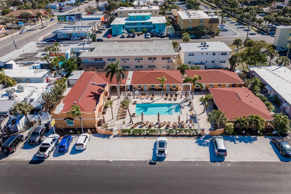 Upham Beach Inn - photo 27
