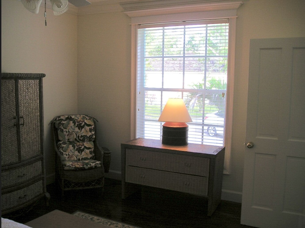 The Blue Inn Family Vacation Rental — Freeport — photo 2