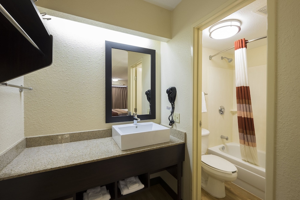 Red Roof Inn PLUS Wilmington Newark - photo 26