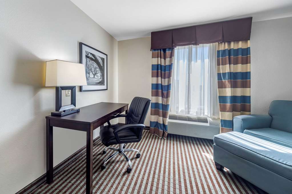 Comfort Inn & Suites Perry I 35 - photo 10