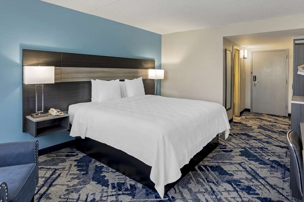 Best Western Rutgers University Hotel - photo 17