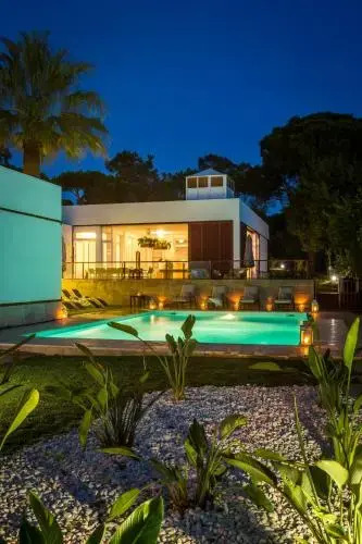 Villa 302 Vale do Lobo — 4-Star Luxury Hotel in Quarteira, Portugal