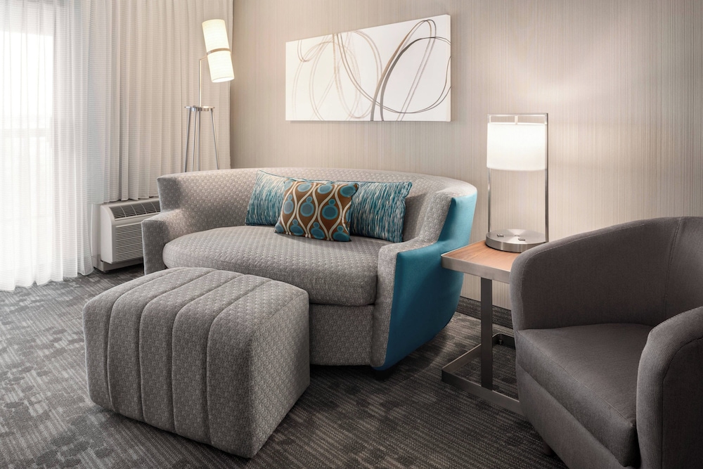 Courtyard by Marriott Chicago Bloomingdale - photo 8
