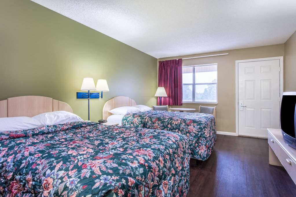 Super 8 by Wyndham Monticello - photo 9