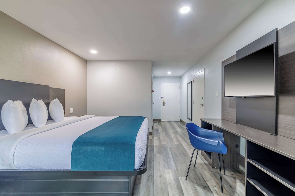 Studio 6 Suites Brenham TX - photo 32