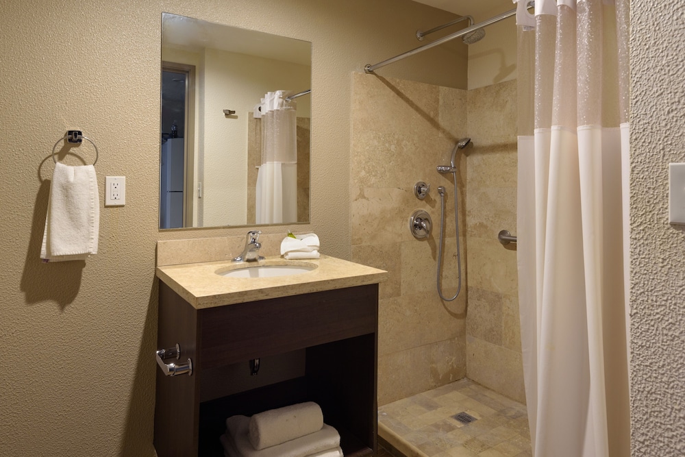 Extended Suites Queretaro Juriquilla