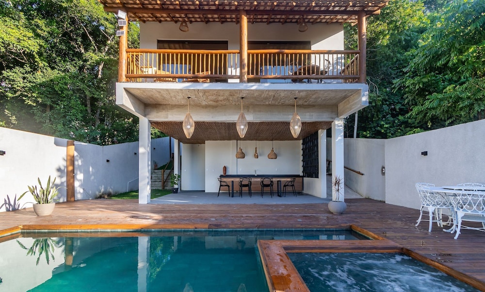 Bela casa com piscina em Arraial D'ajuda LVL001 — 4-Star Luxury Hotel in Porto Seguro, Brasil