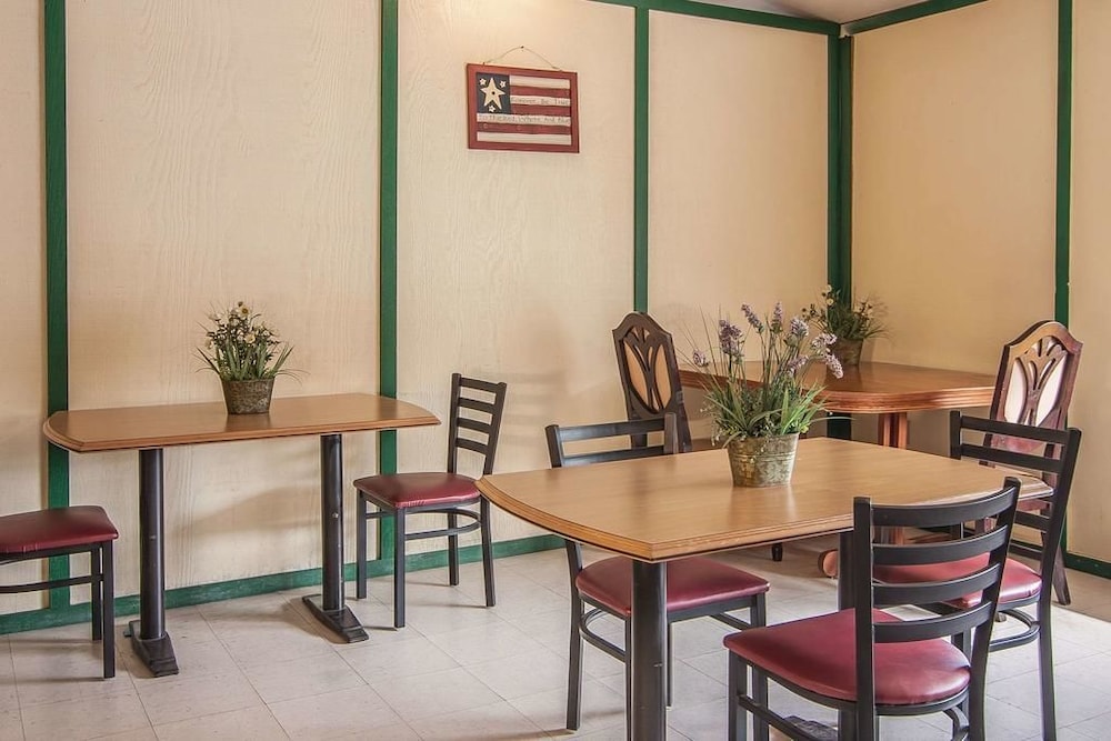 Ashland Valley Inn - photo 17