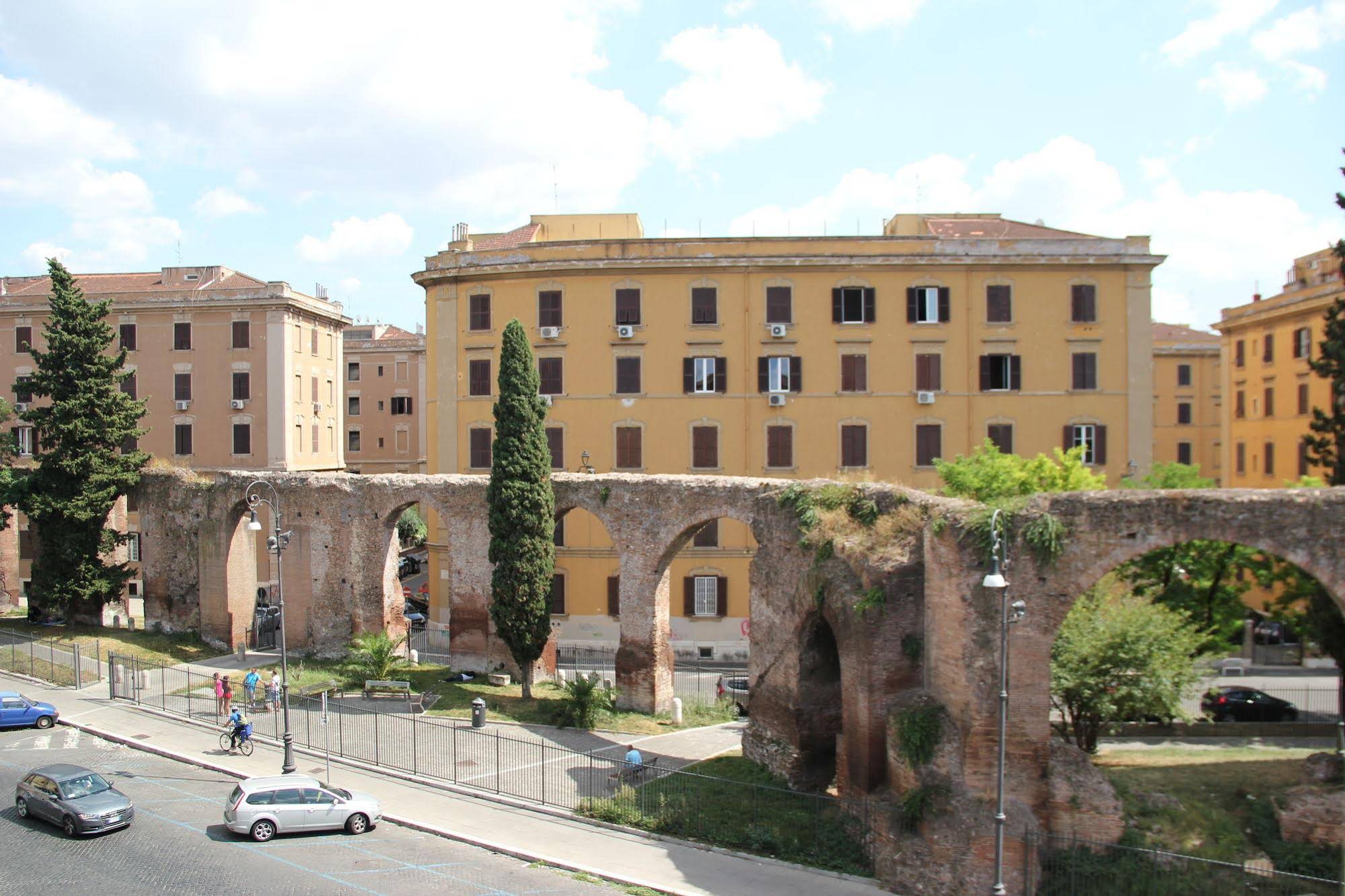 Hotel Emona Aquaeductus