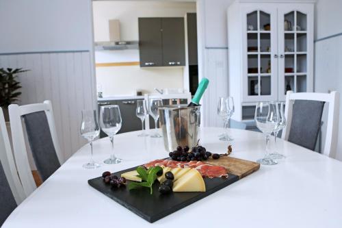 Apartman Charlie — 4-Star Luxury Hotel in Vrsi, Croatia