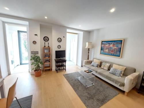 Apartment with Private Garden Central Location — 4-Star Luxury Hotel in Lisbon, Portugal