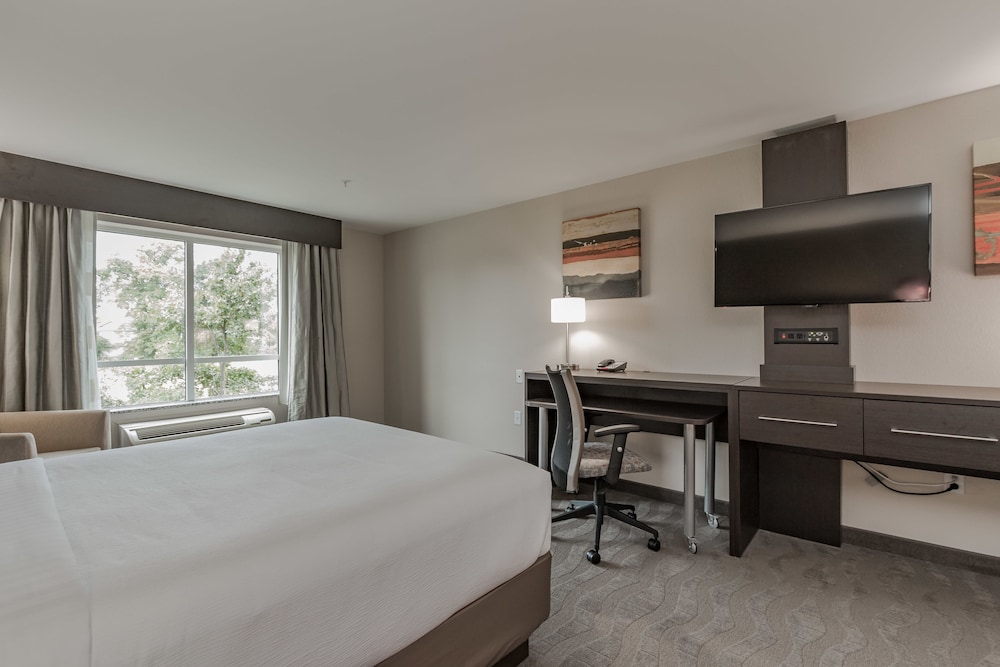 Holiday Inn Mishawaka by IHG - photo 2